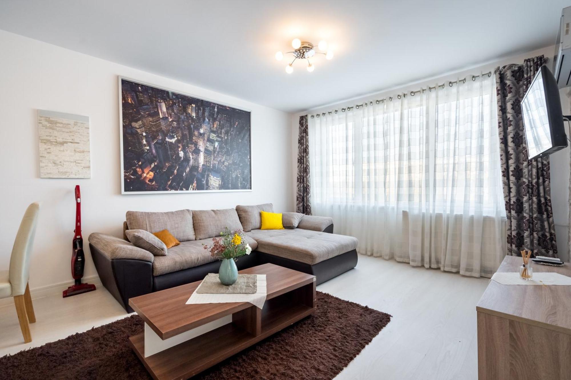 Top Location With Iconic View - Sala Palatului Bucarest Esterno foto